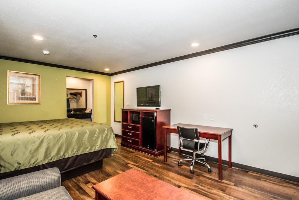 Americas Best Value Inn Fort Worth Buitenkant foto